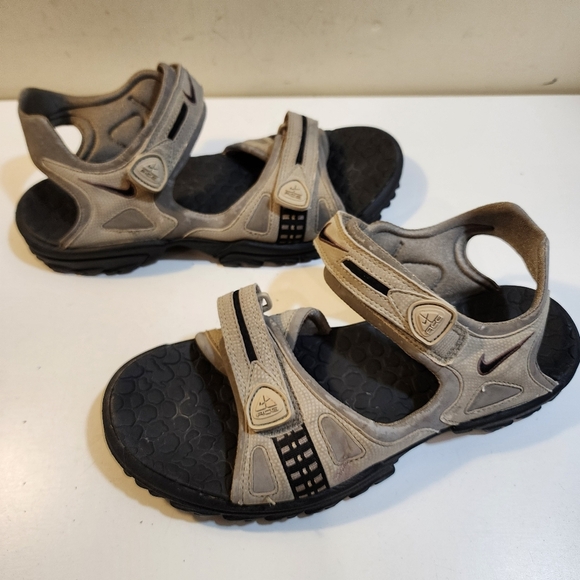 Nike ACG Vintage Men's Tan and Black Hiking Sandals with Rugged Grip Size 11 - Picture 13 of 14